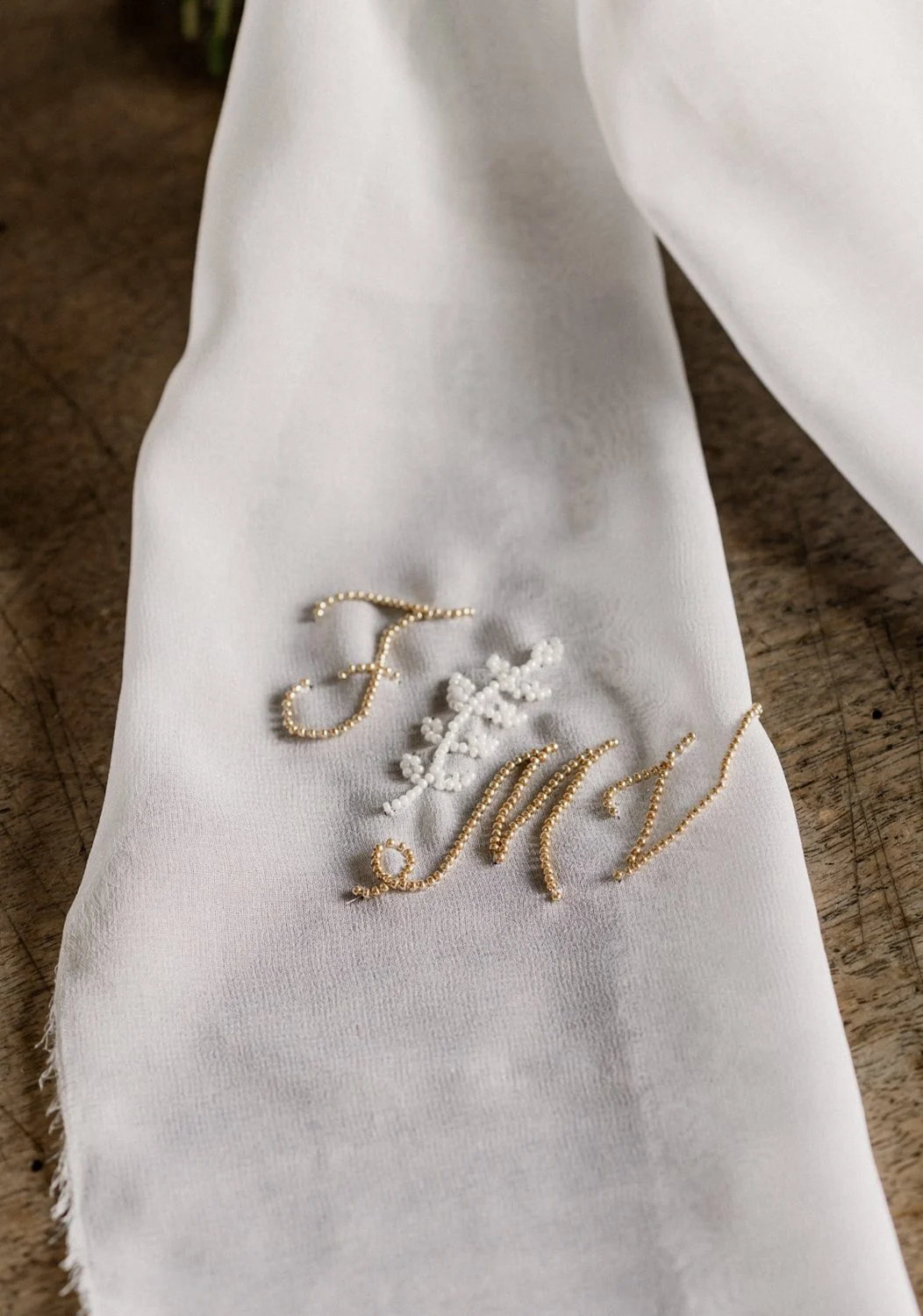 Motif Floral, hand-embroidered silk ribbon and bridal accessory